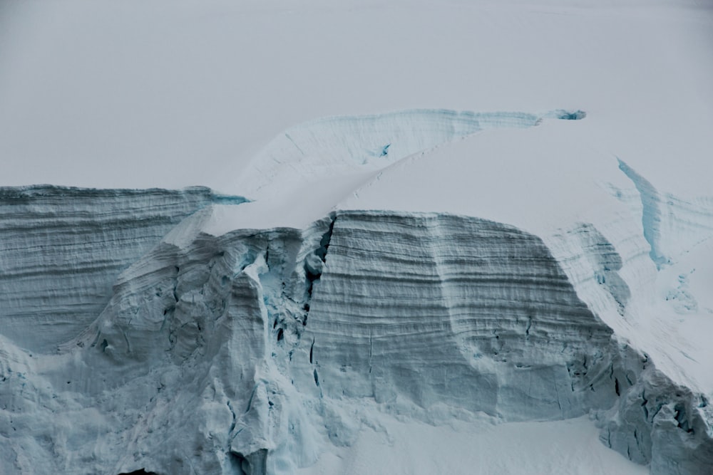 white snow mountain under sky