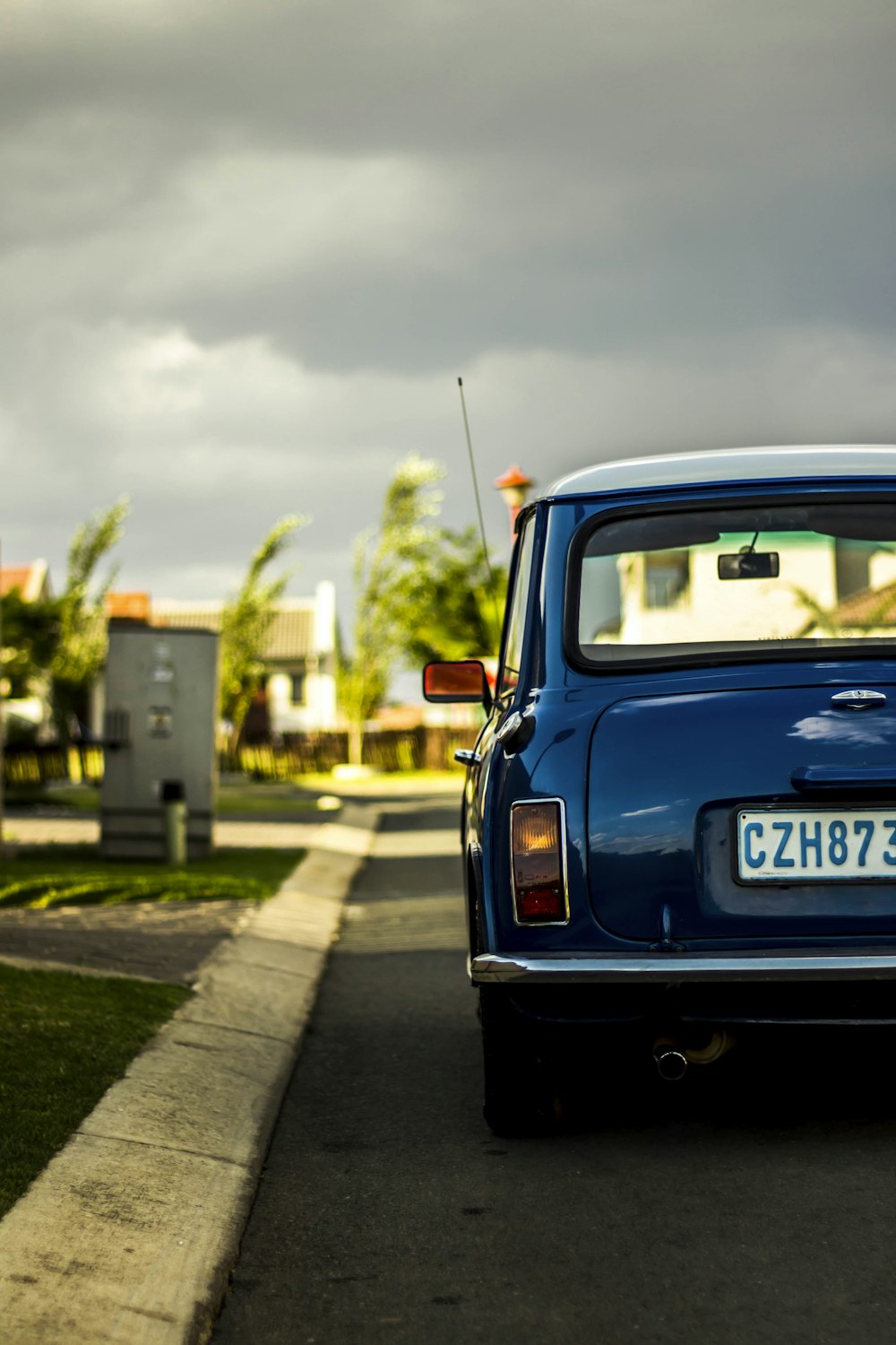 blue car