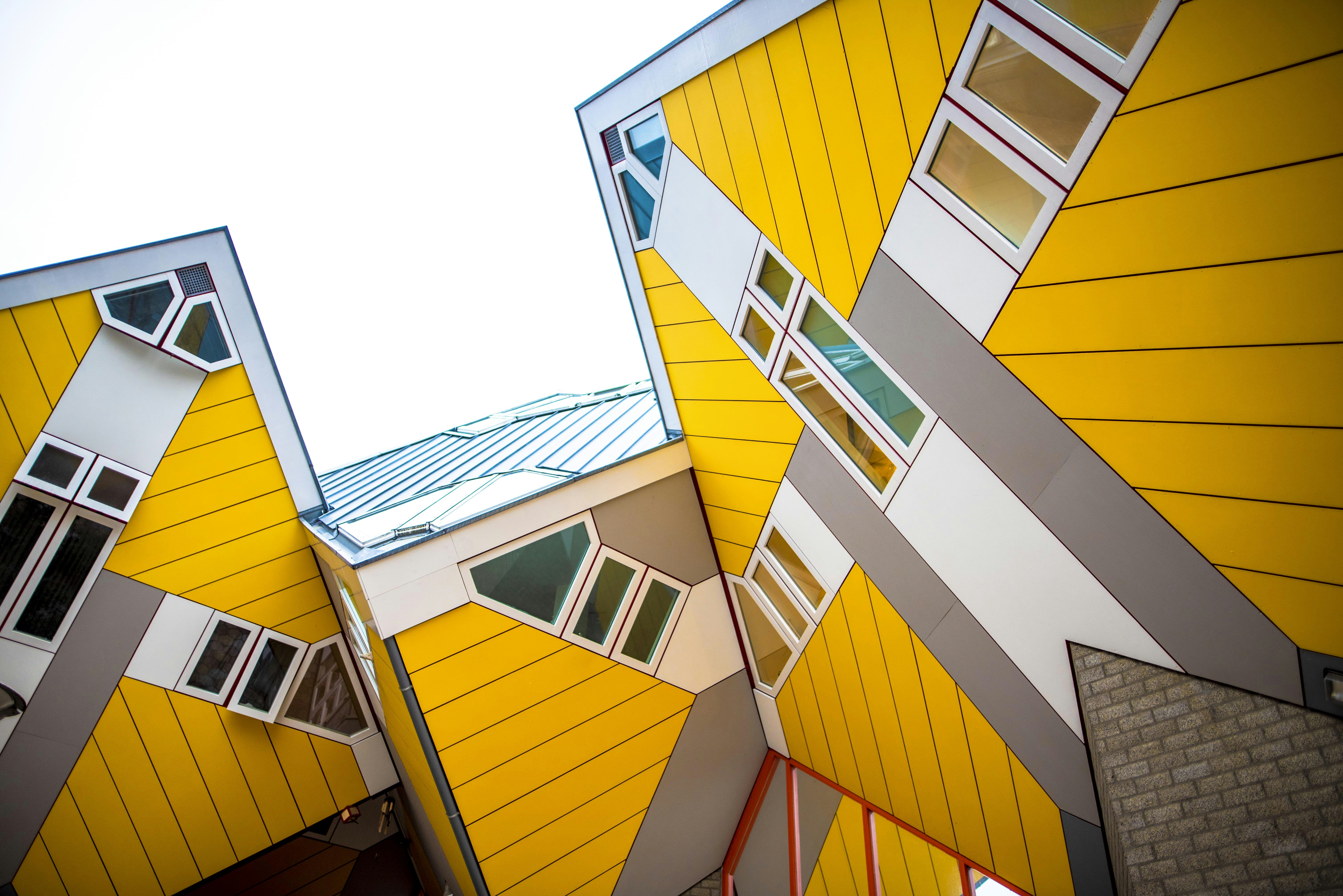 网站悬浮窗广告，创新还是侵扰？