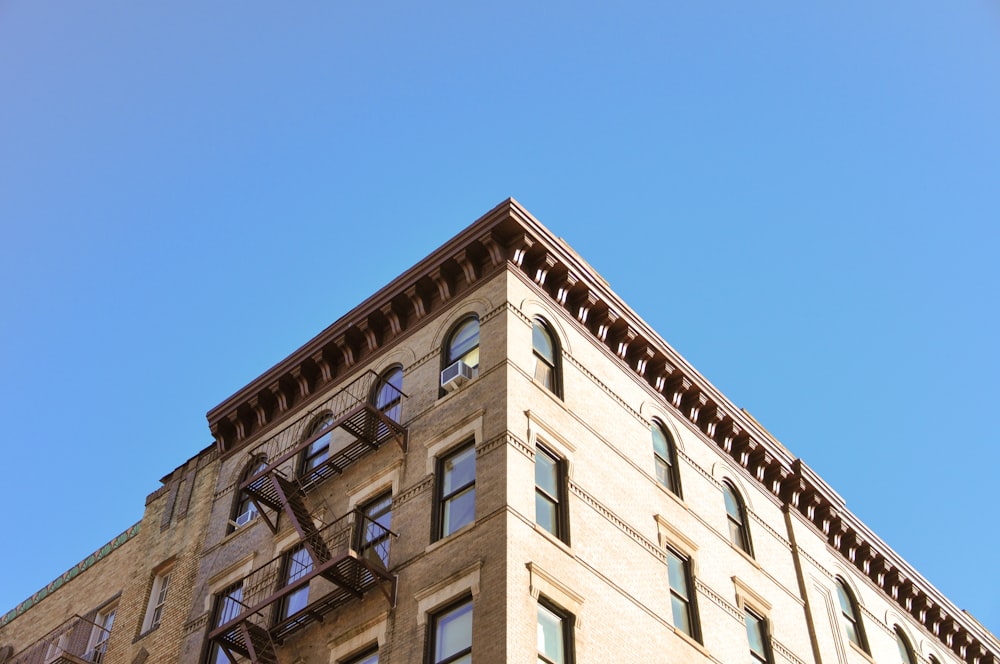 high-angle photography of building during daytime