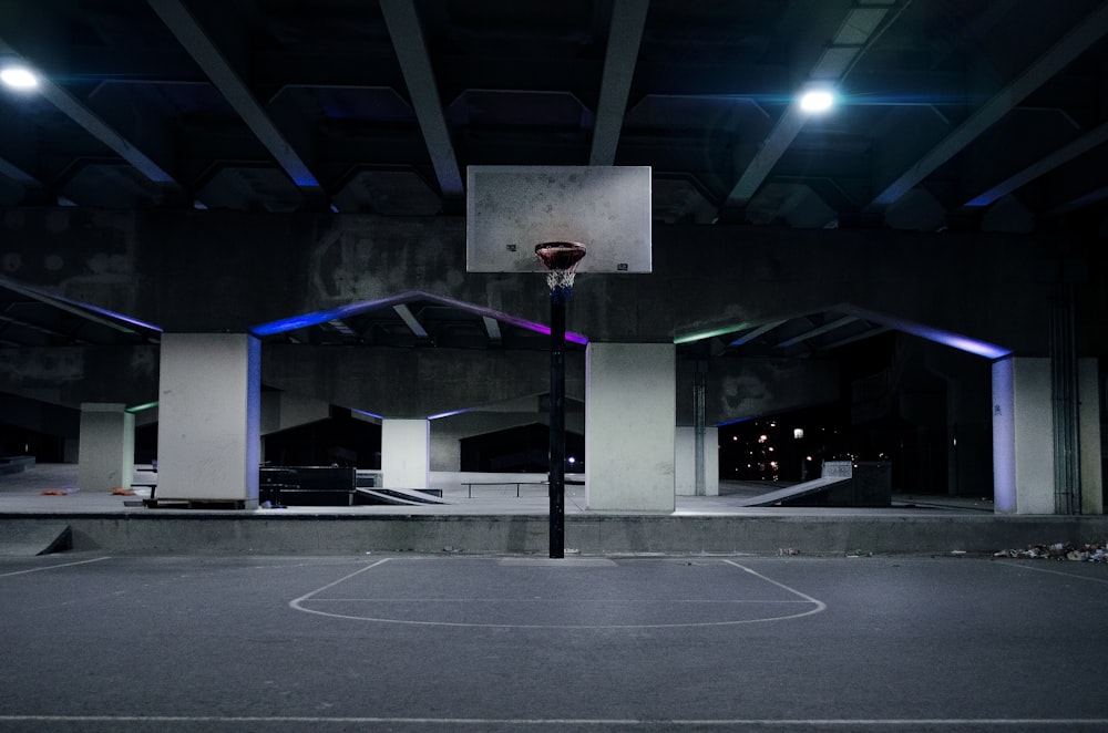 500 Basketball Court Pictures Download Free Images On Unsplash