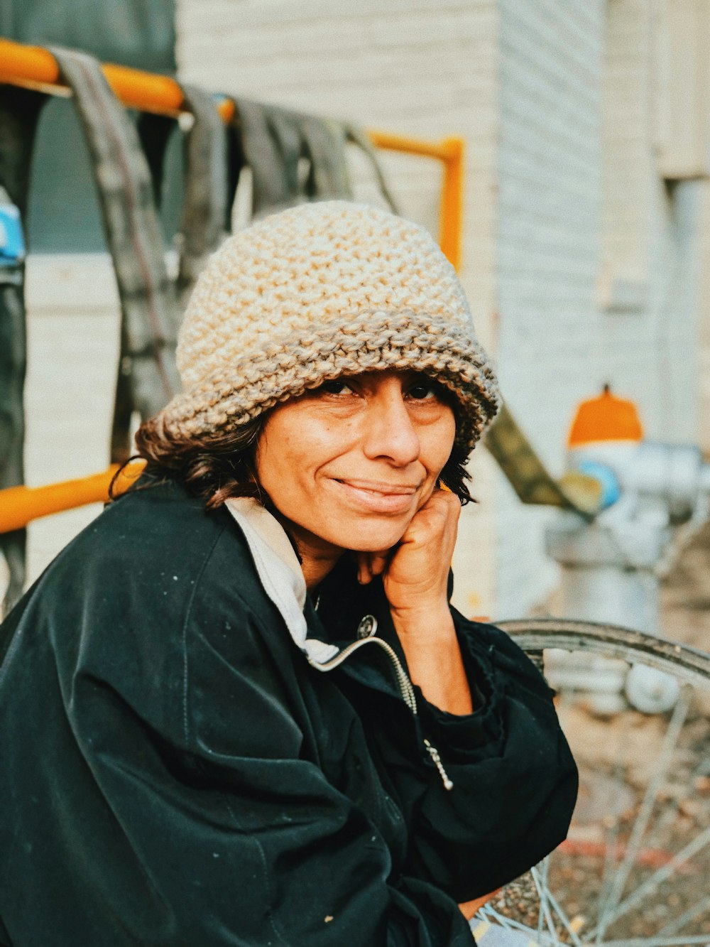 woman wearing beige knitted beanies