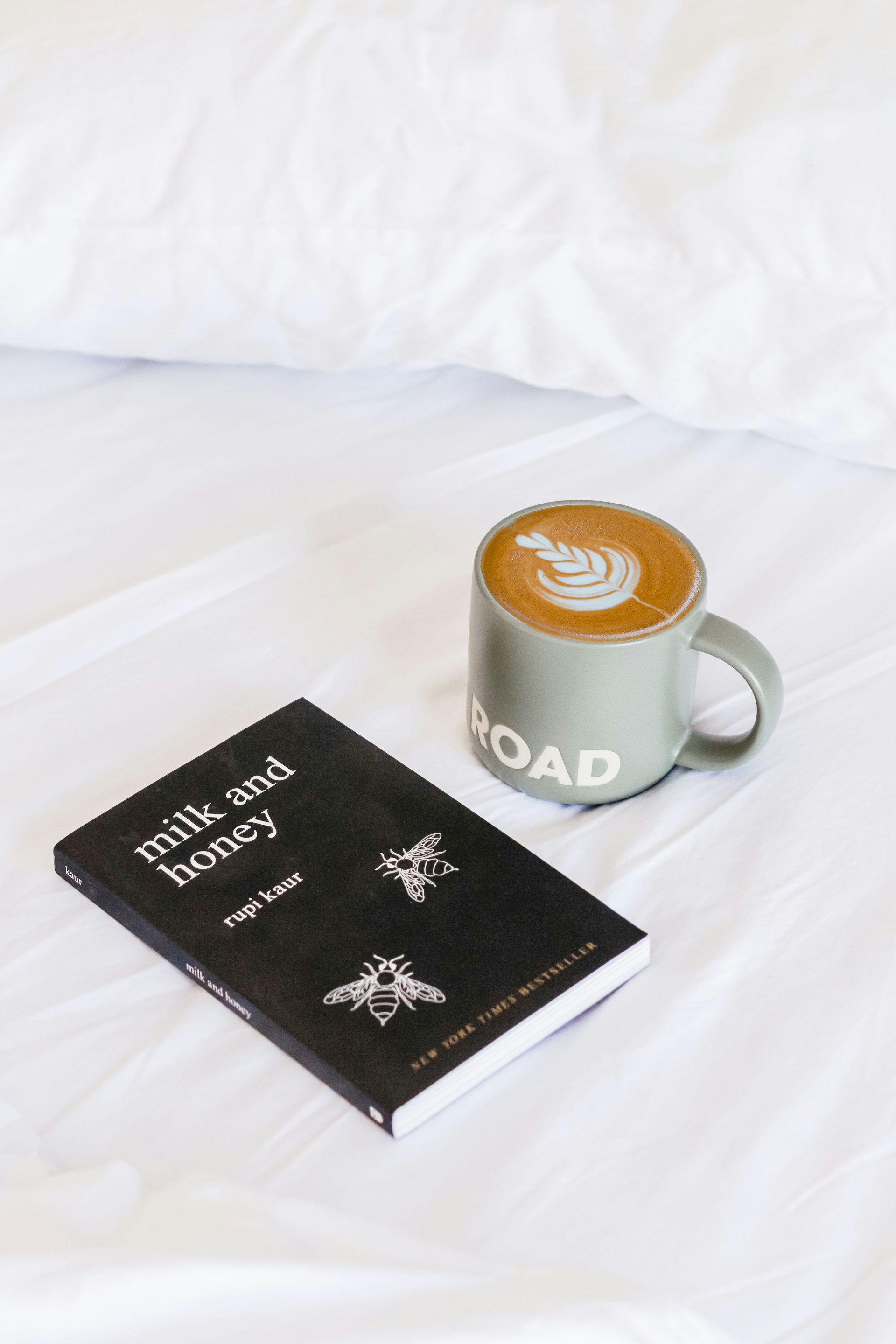 black and white bed linen