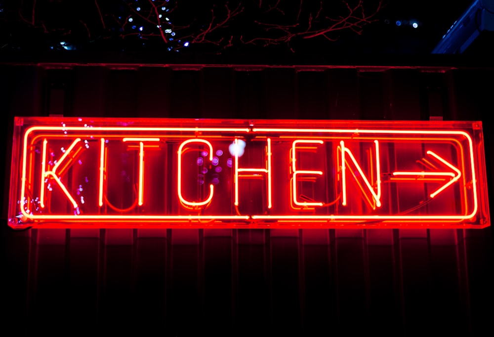 Foto zum Thema Rote leuchtreklame für die küche eingeschaltet – Kostenloses  Bild zu Licht auf Unsplash