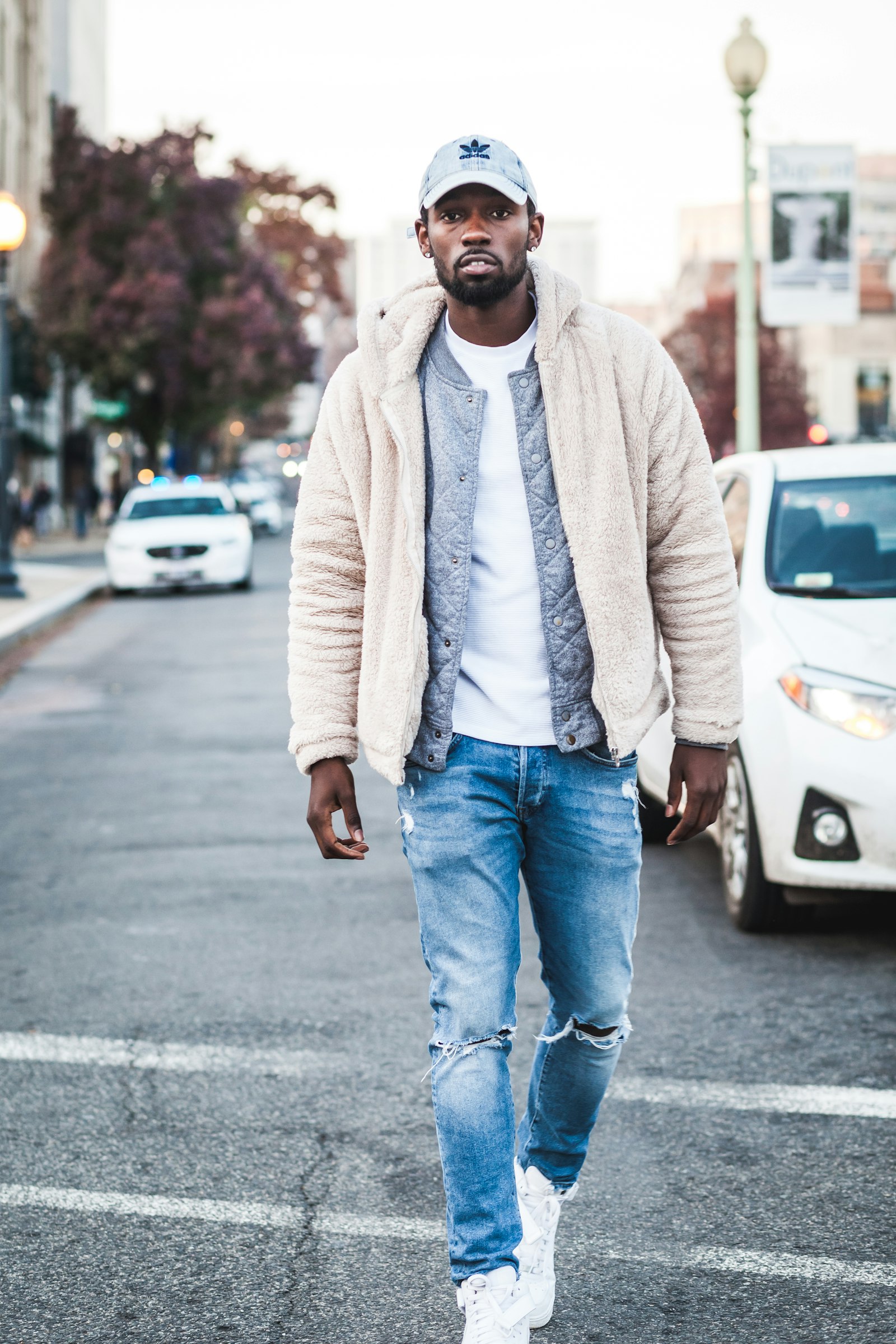 Canon EOS 5D Mark II + Canon EF 85mm F1.8 USM sample photo. Man walking on road photography