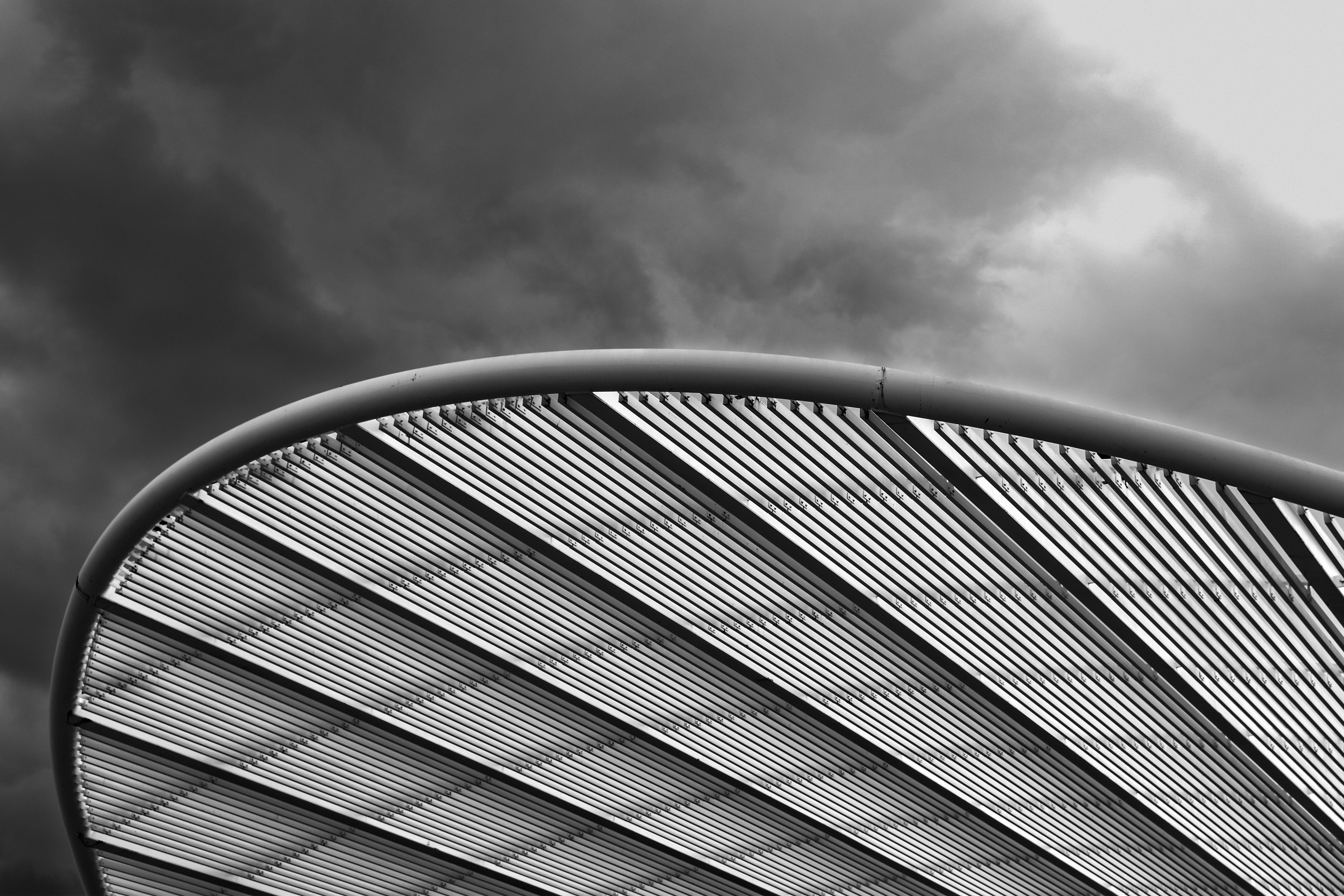 灰色の建物の構造