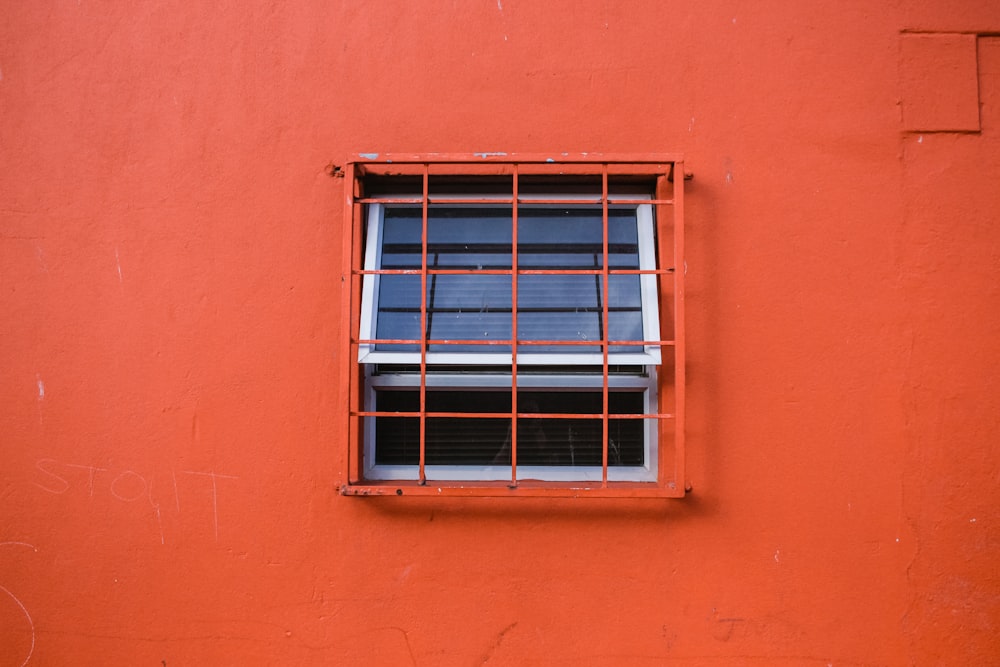 Rejas de ventana de metal naranja