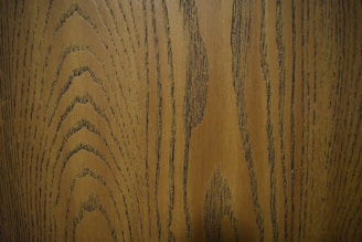 Close-up of textured keuring face veneer with natural grain patterns.
