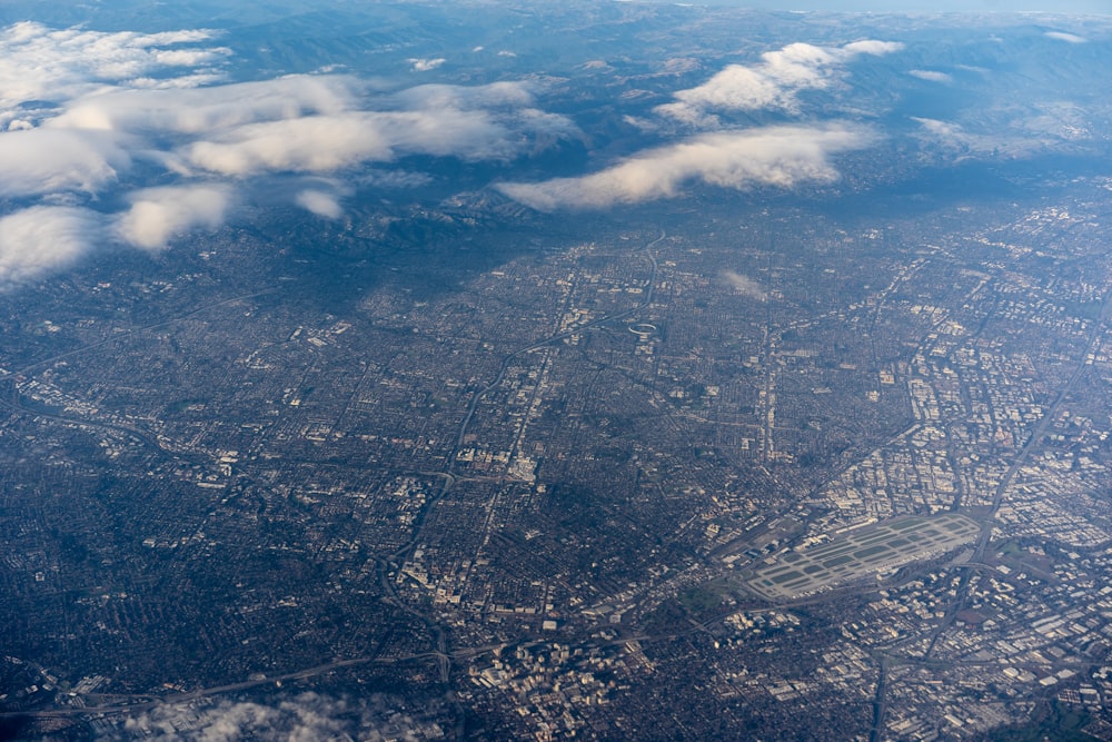 Fotografias aéreas do horizonte da cidade