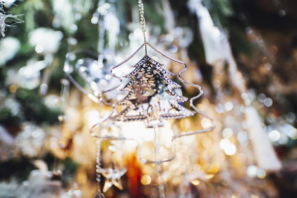 foto de primer plano del adorno del árbol de Navidad