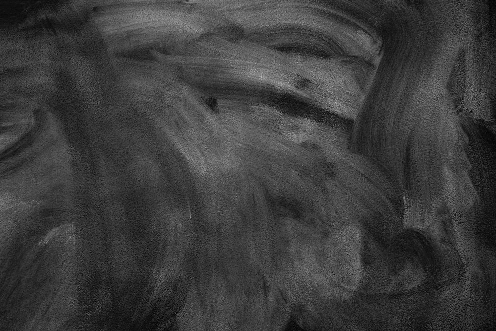 Abstrakte Malerei in Grau und Schwarz
