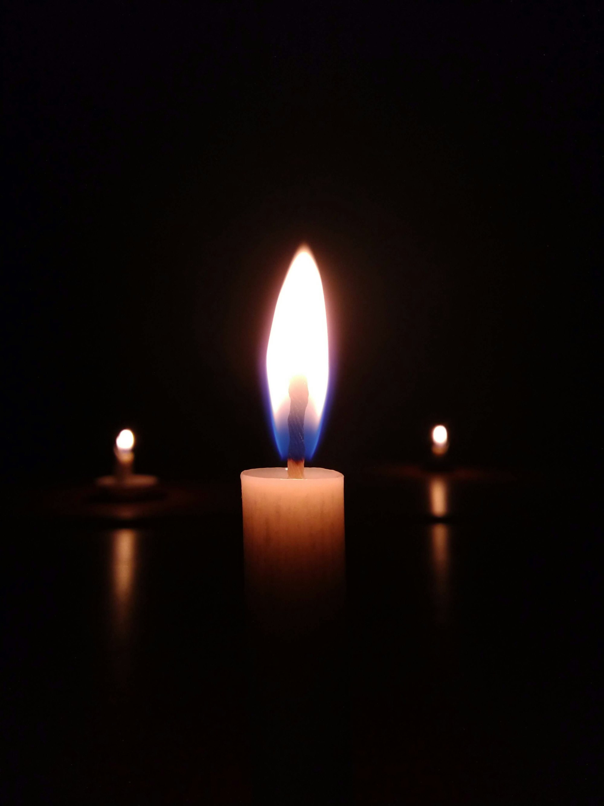 Candle light showing dark and luminous zones