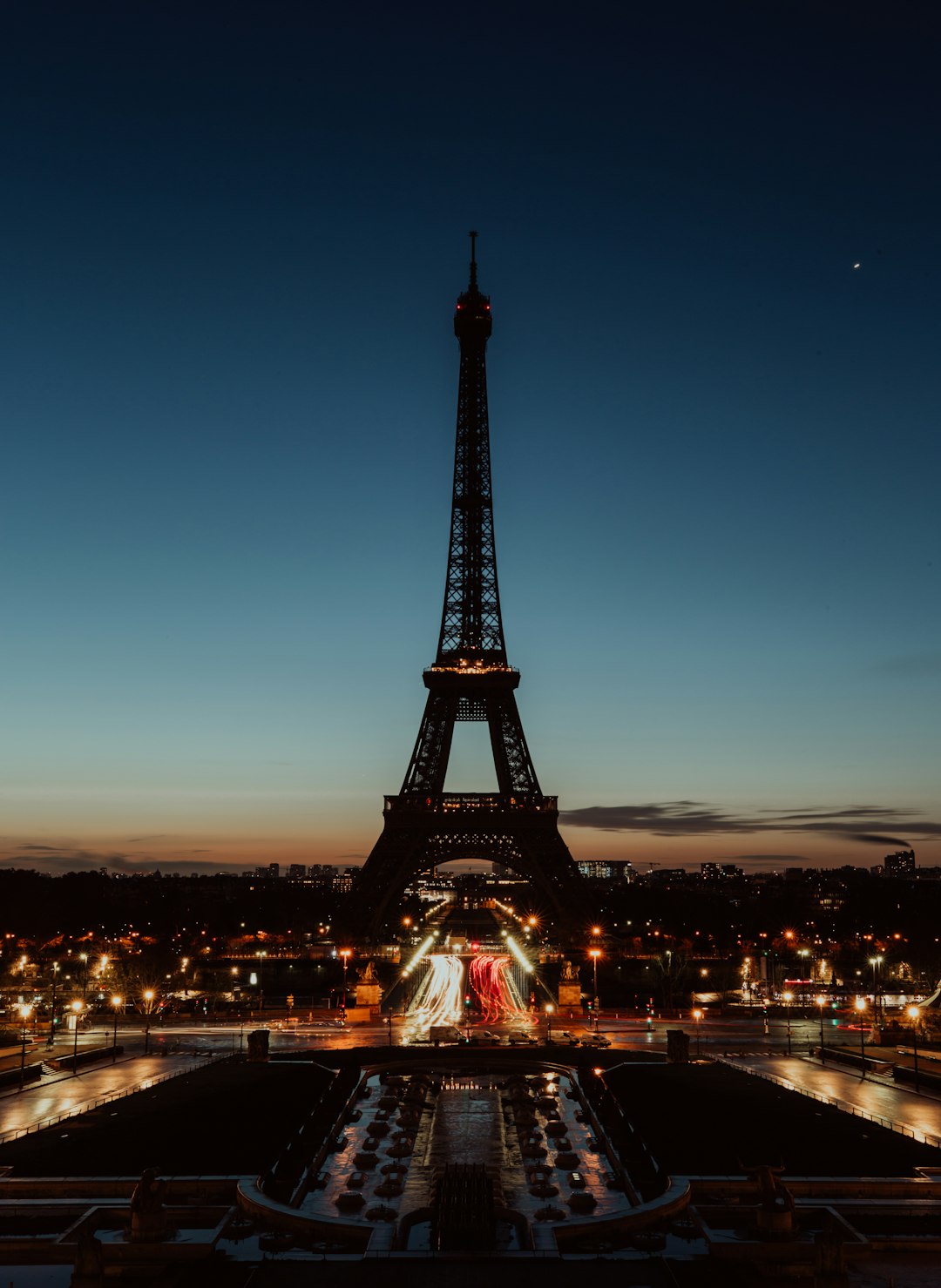 black and brown Eiffel tower