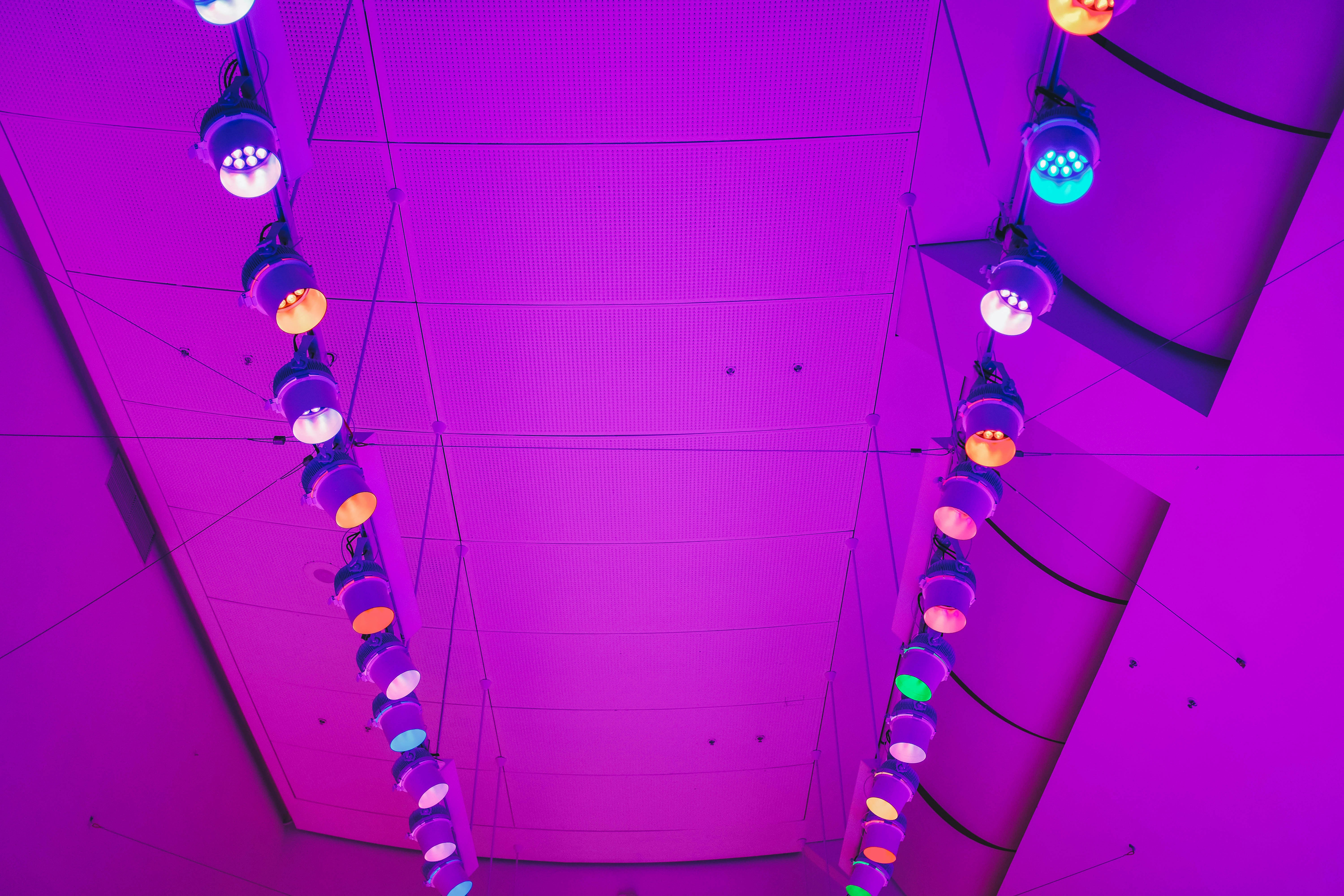 Photo by adrienolichon