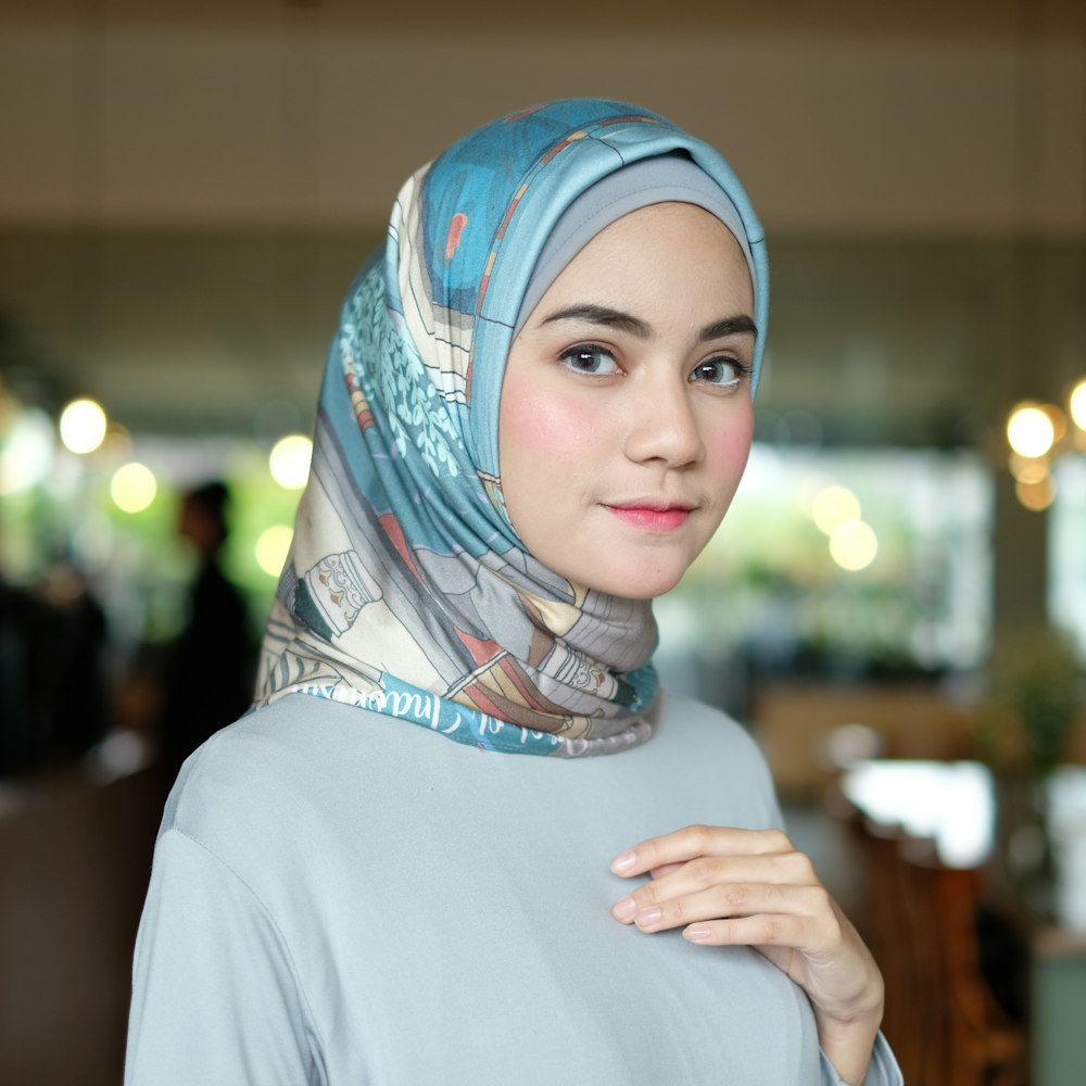 woman wearing blue hijab