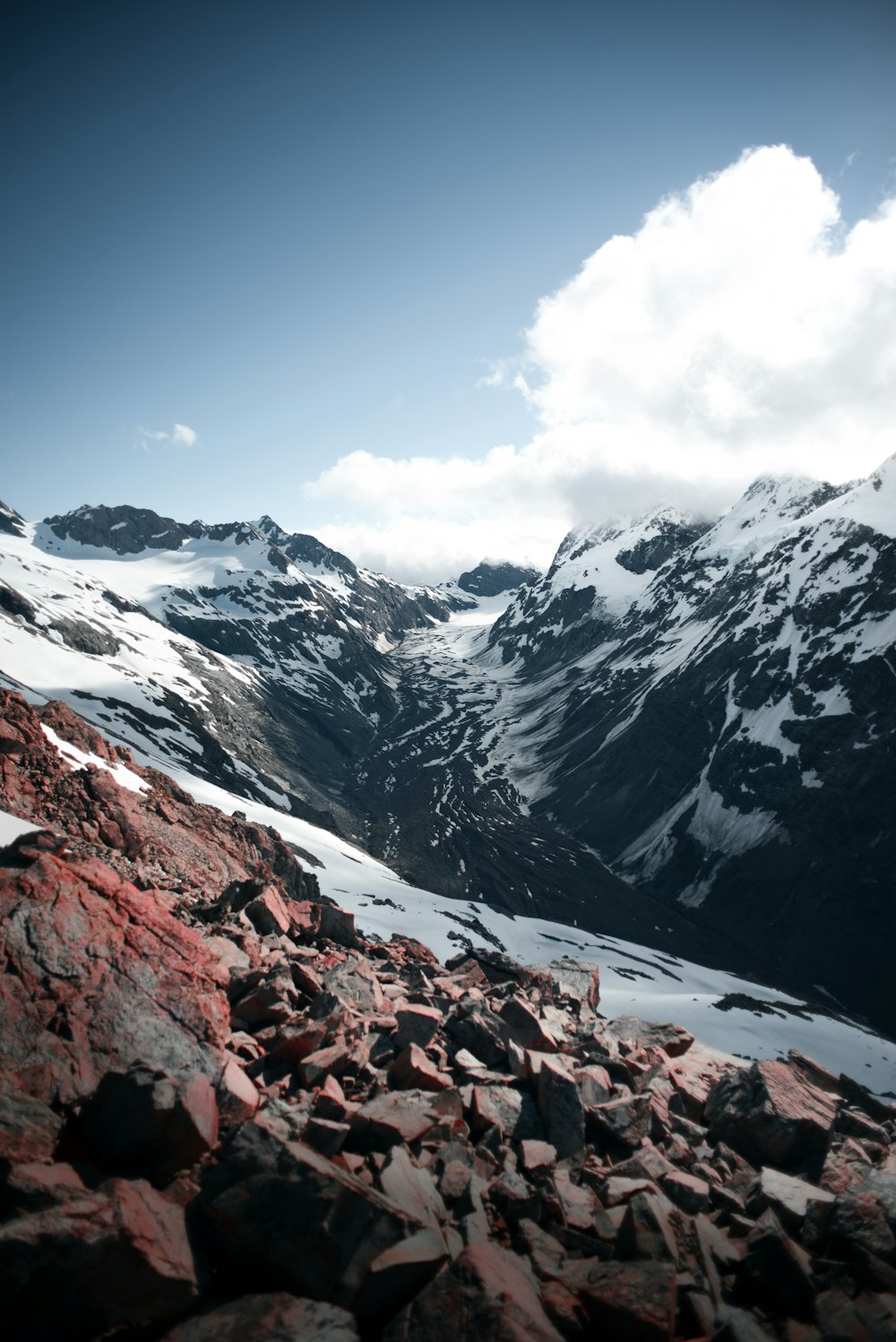 Paisaje helado de la montaña