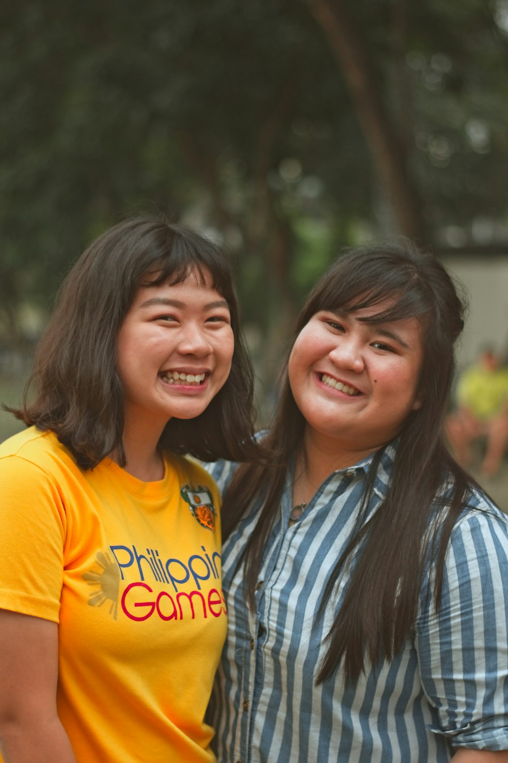 two woman smilings