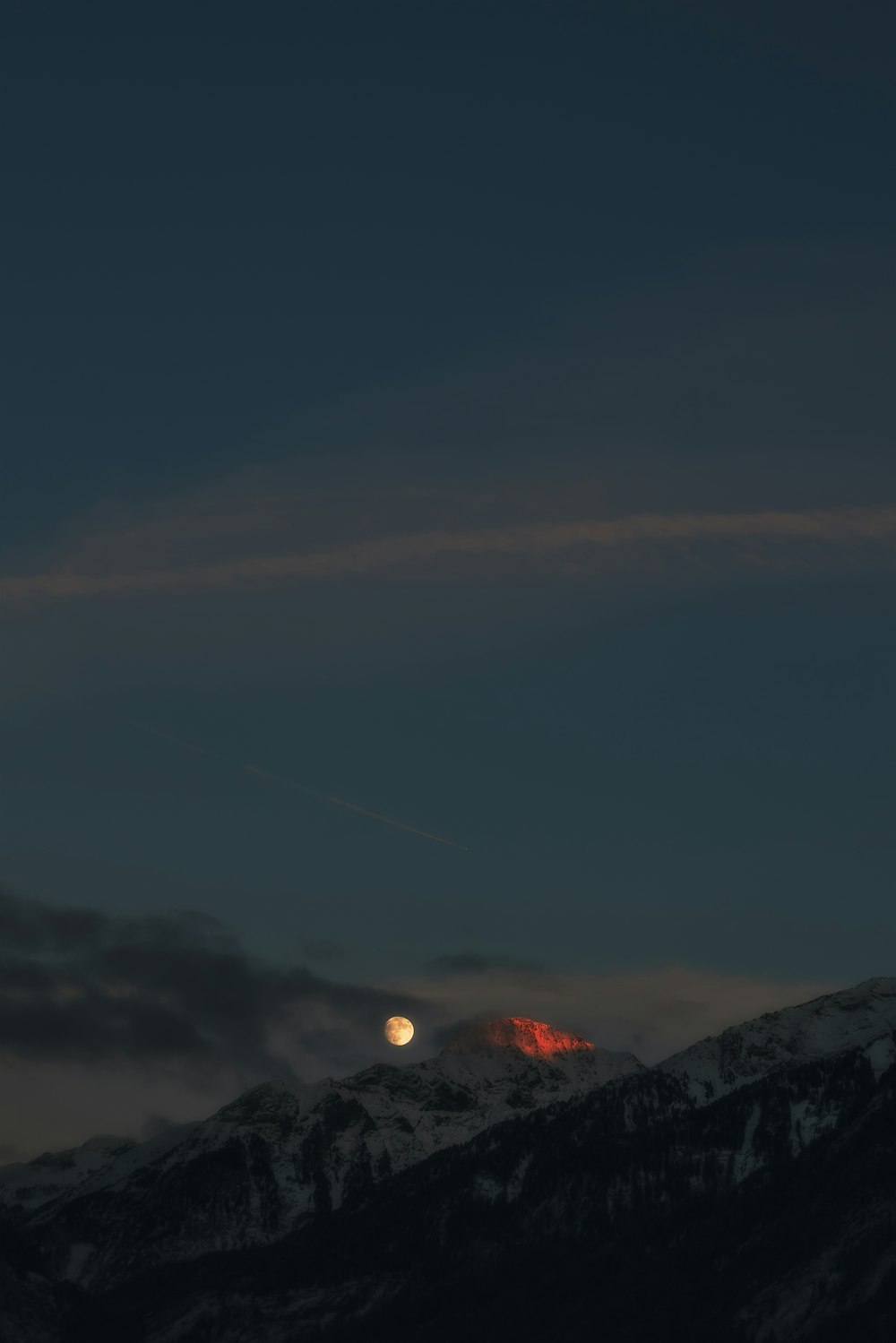 mountain under blue sky