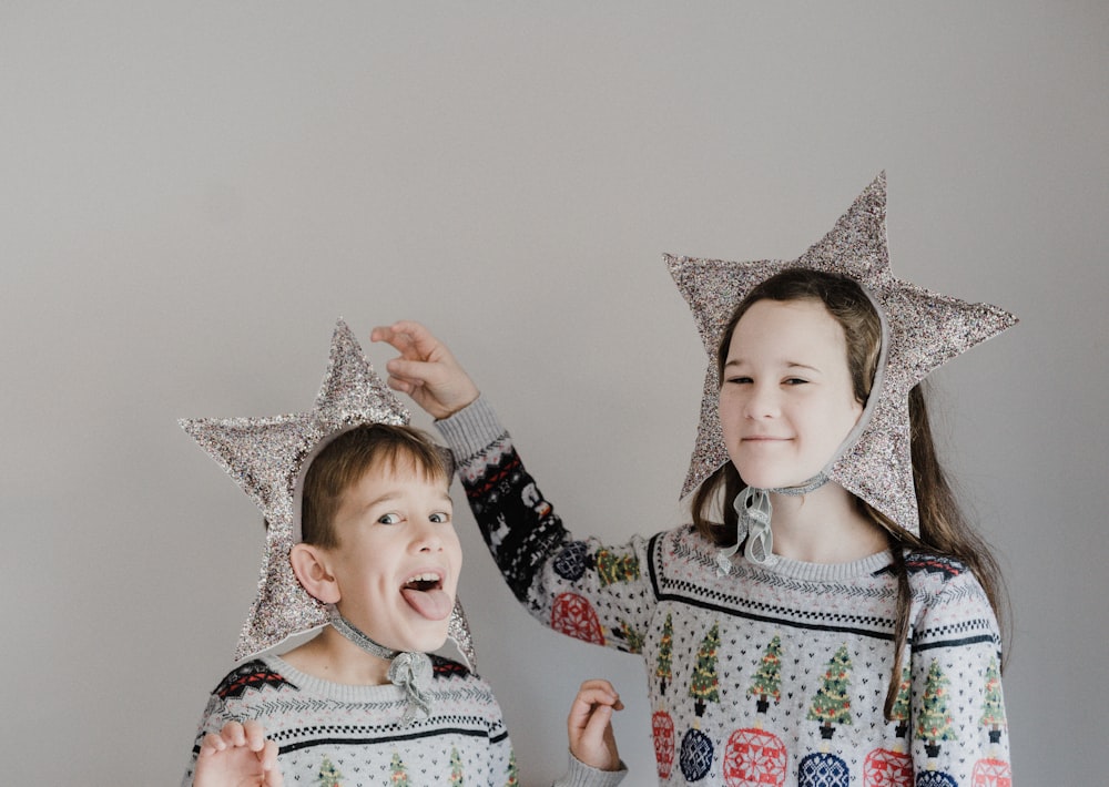 girl and woman wearing a star headbands