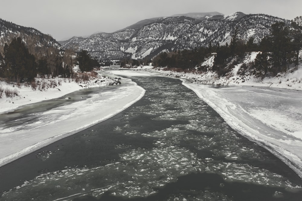 rivière gelée