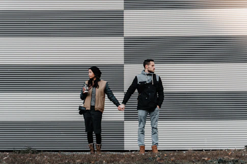 dialogue distance couple