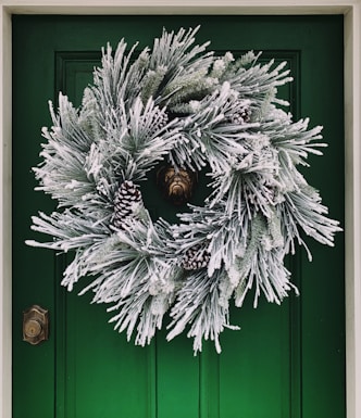 round white wall wreath illustration