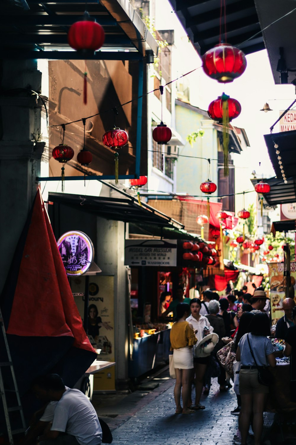 people on market during daytime