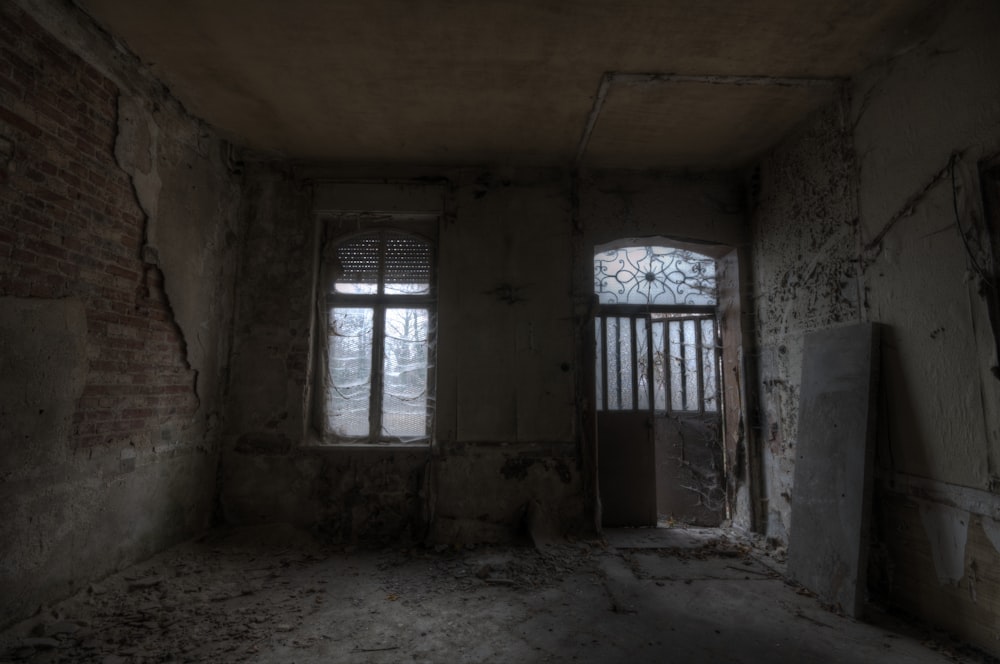 empty abandoned room