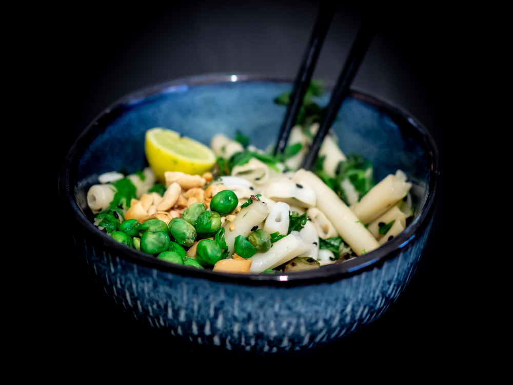 vegetable salad inside bowl