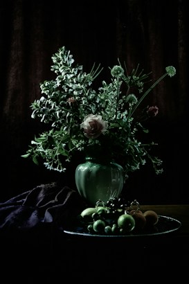 Photo 1545793831 1f314703f63b?q=85&w=273&h=462&fit=crop