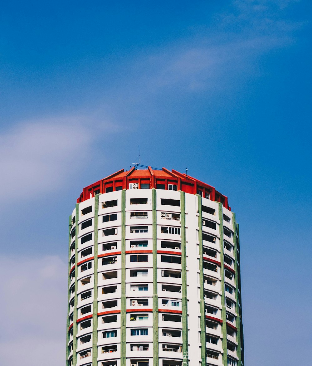 Photographie d’architecture d’un bâtiment blanc