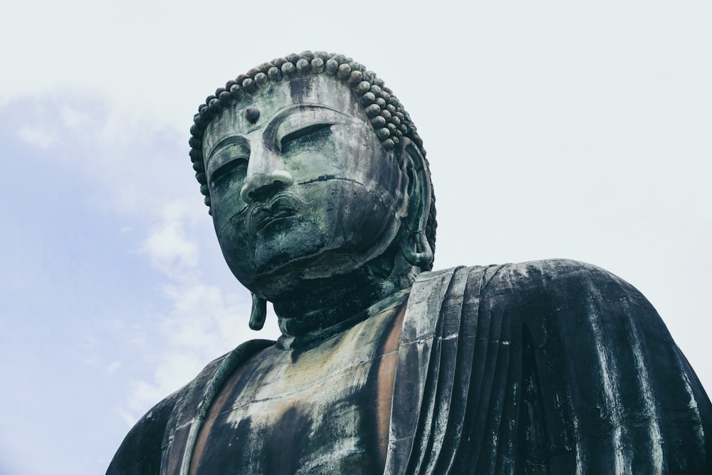Gautama Buddha statue during daytime