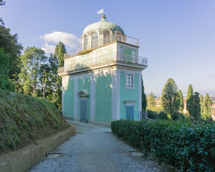A serene image of the Casa de Auta de Souza, a spiritual center in Butantã, São Paulo.