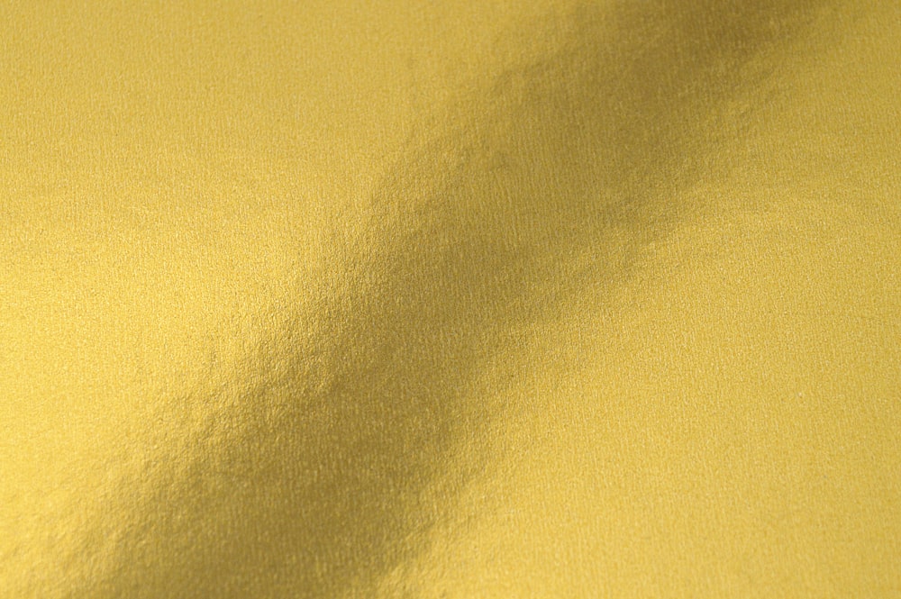 gelb-weißer Teppich