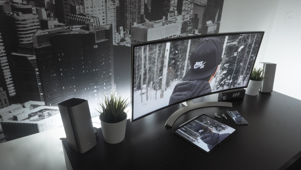  Curved Monitor for Graphic Design