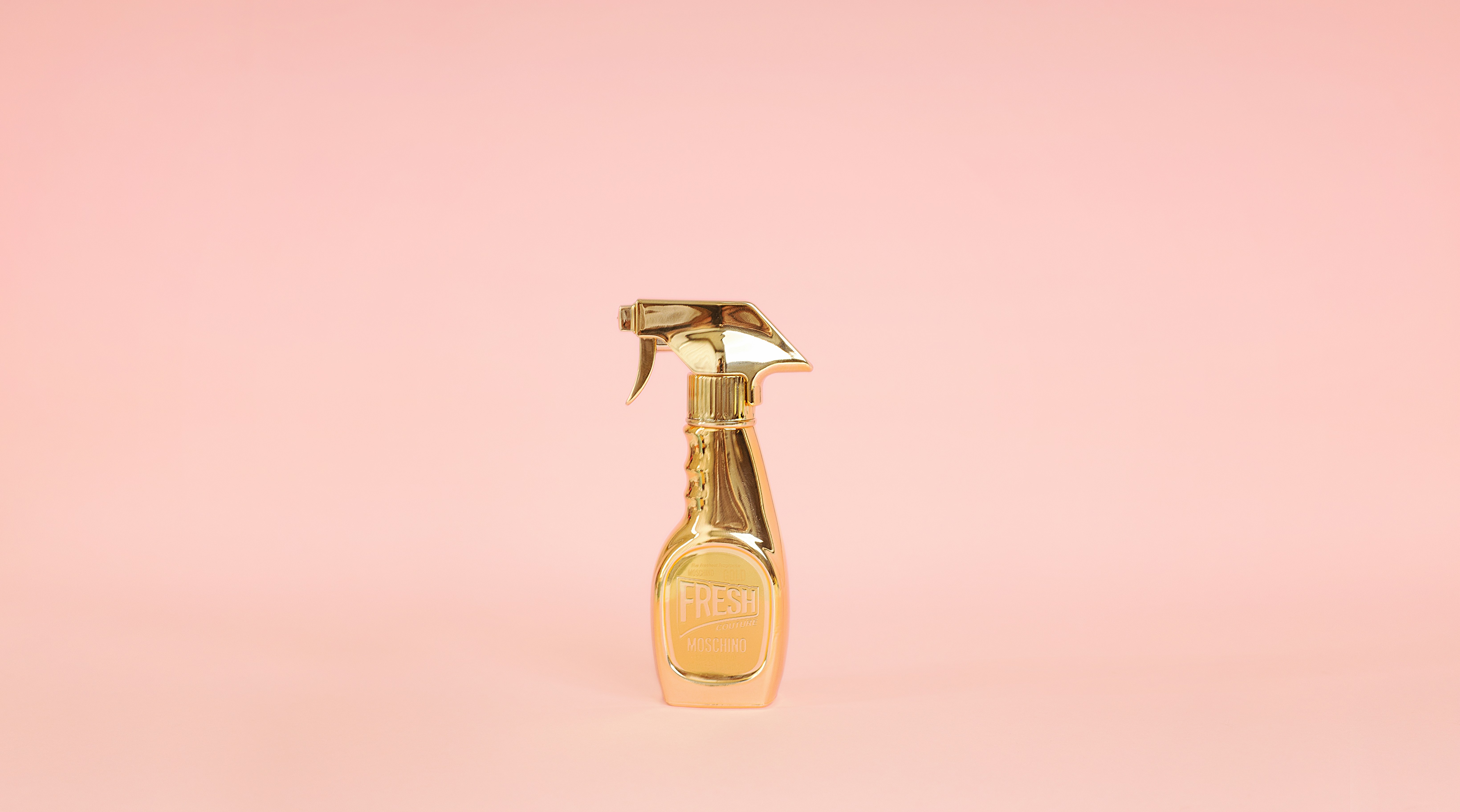 gold spray bottle photo – Free Image on Unsplash