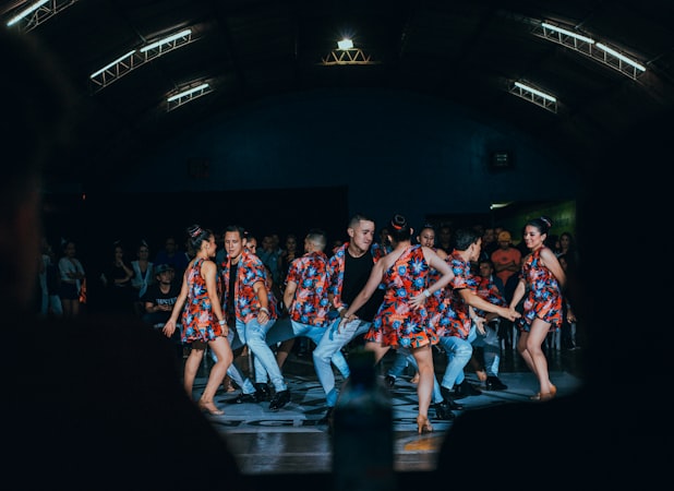 Couple dansant la bachata