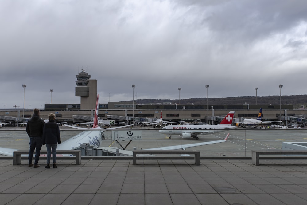 aereo passeggeri in aeroporto