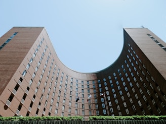 curved building
