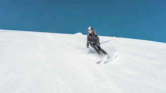 person snowboarding