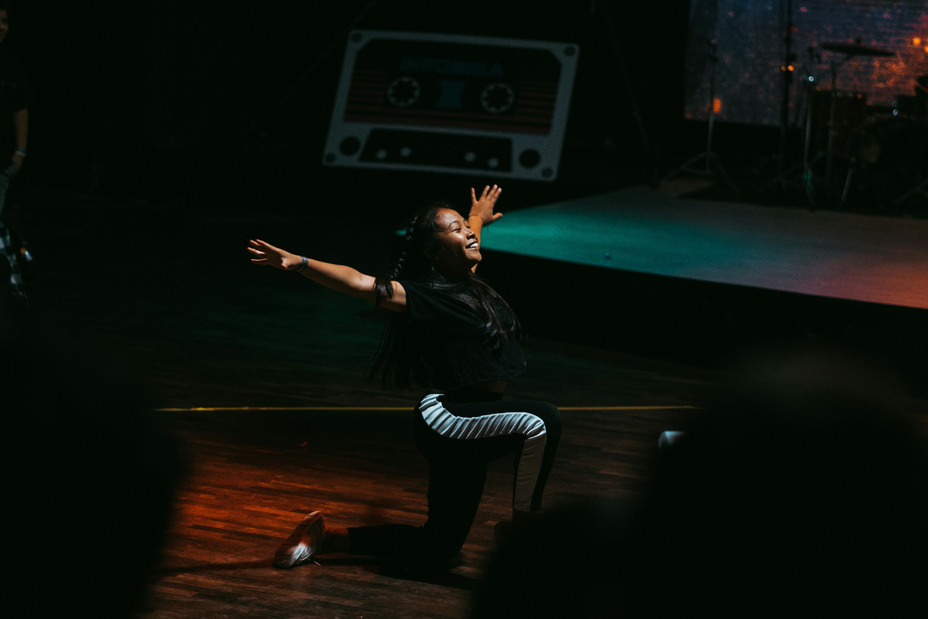 photo-1546185821-96cb3de2ede7?ixid=M3wxM