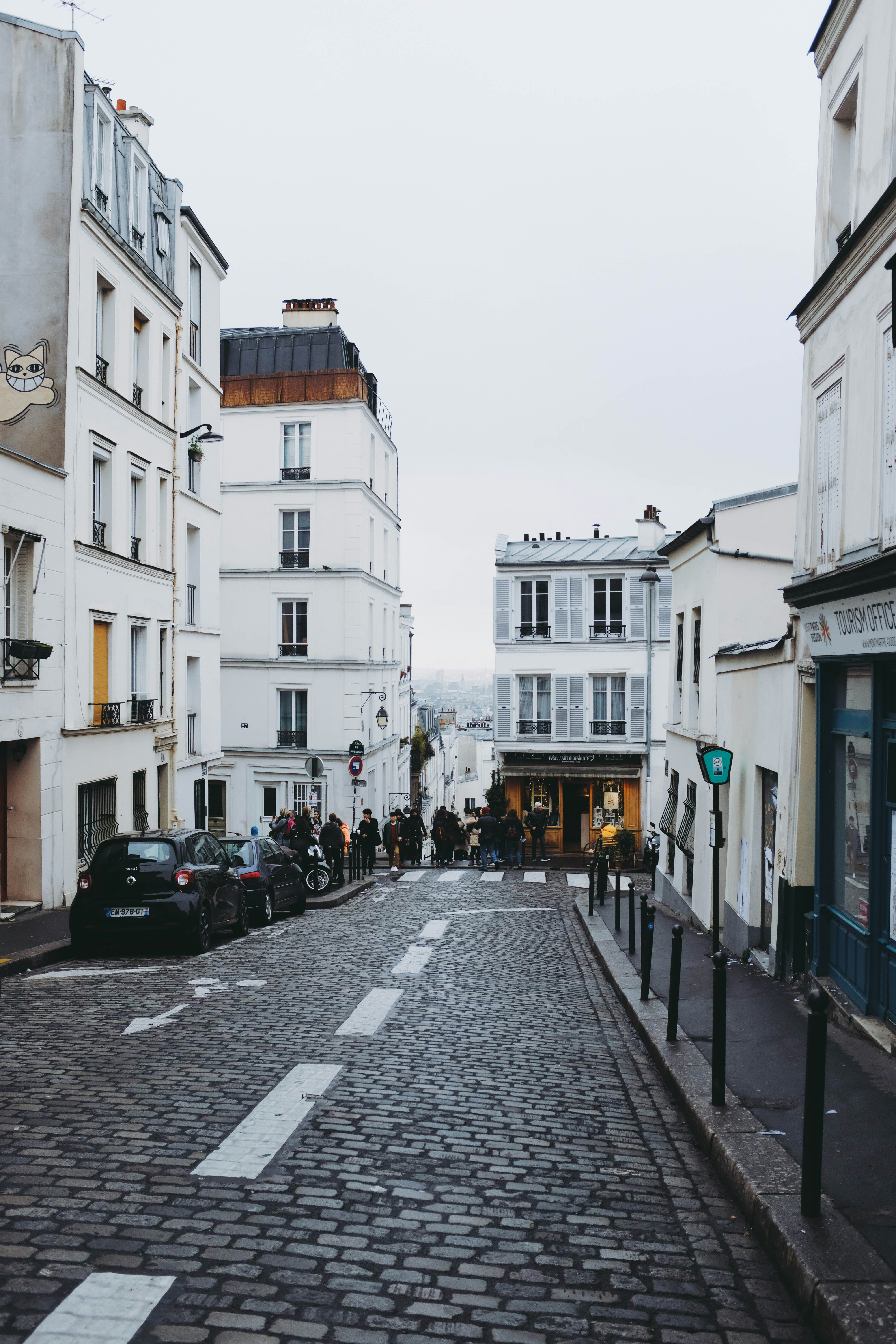 Photo by adrienolichon