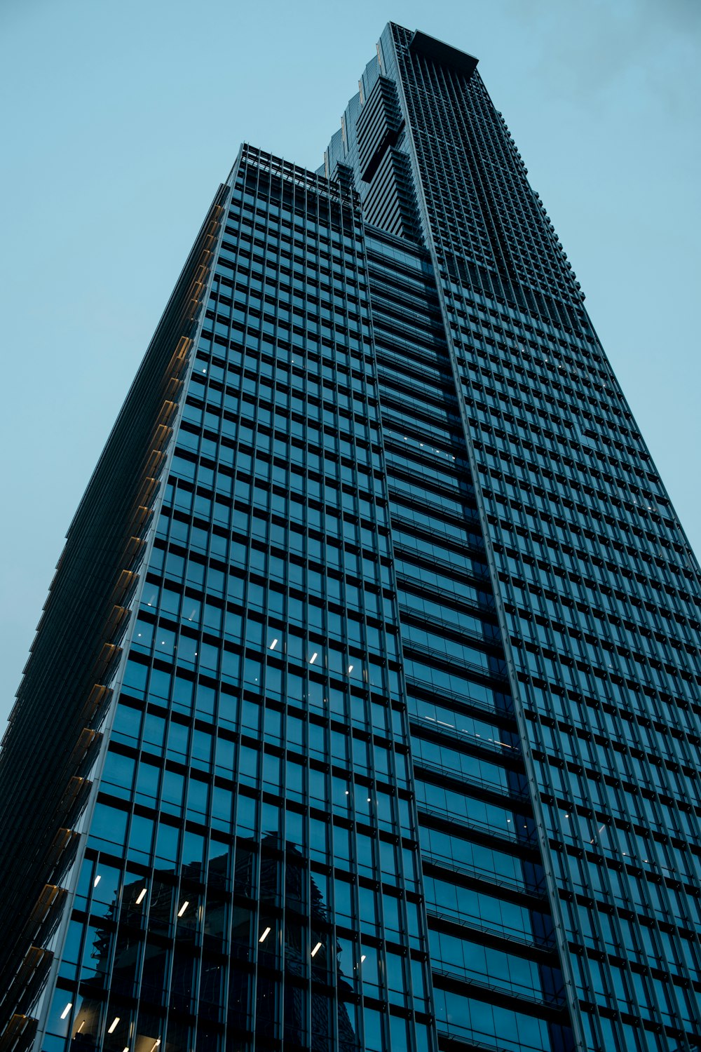 Immeuble de grande hauteur pendant la journée
