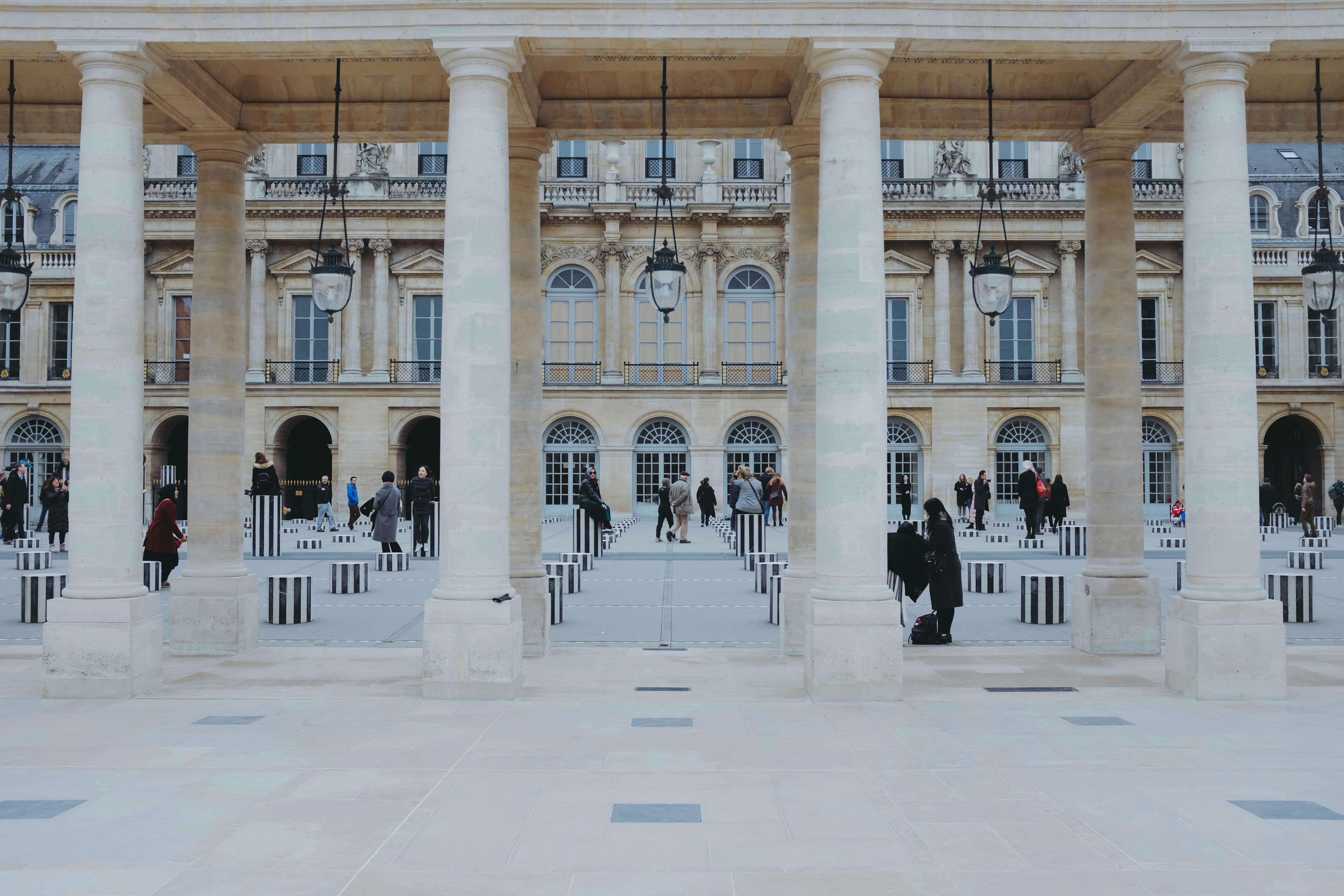 Photo by adrienolichon
