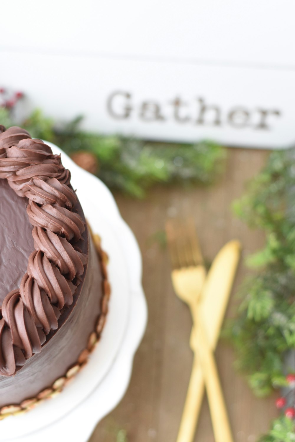 selective focus photography of chocolate cake