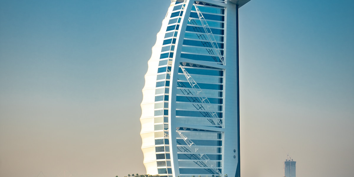 Dubai Marina rascacielos modernos waterfront lujo