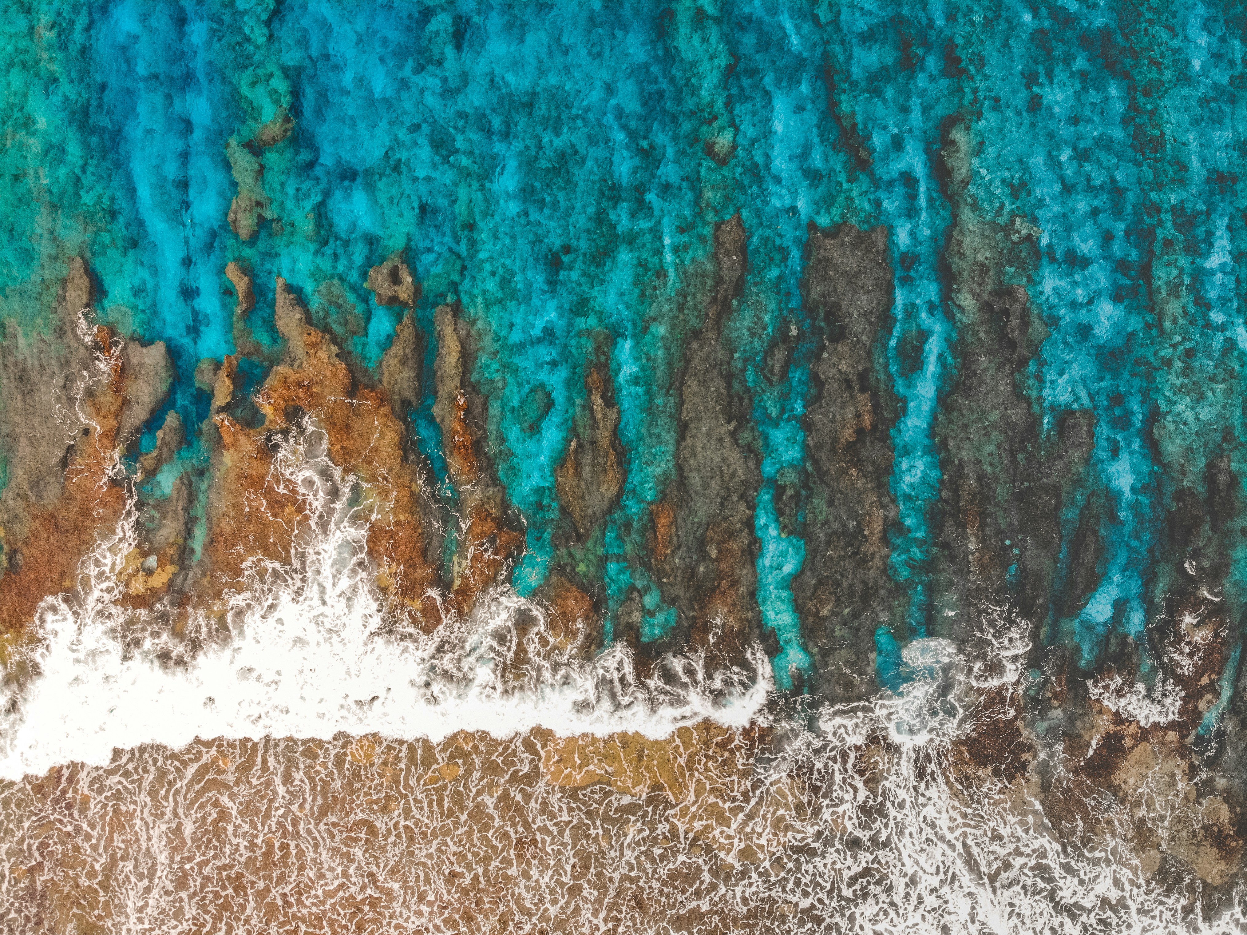 brown and blue knitted textile