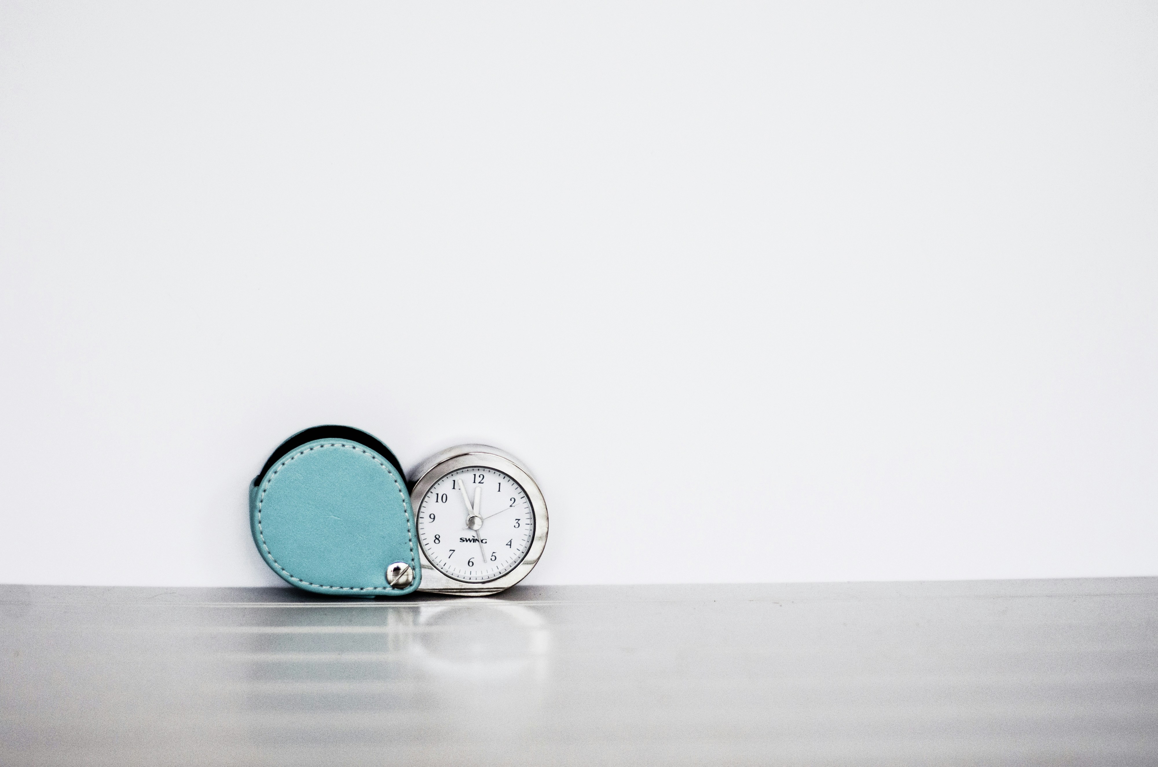 🌌 시간과 공간을 삼킨 괴물, 블랙홀의 베일을 벗긴 역사적인 순간들!