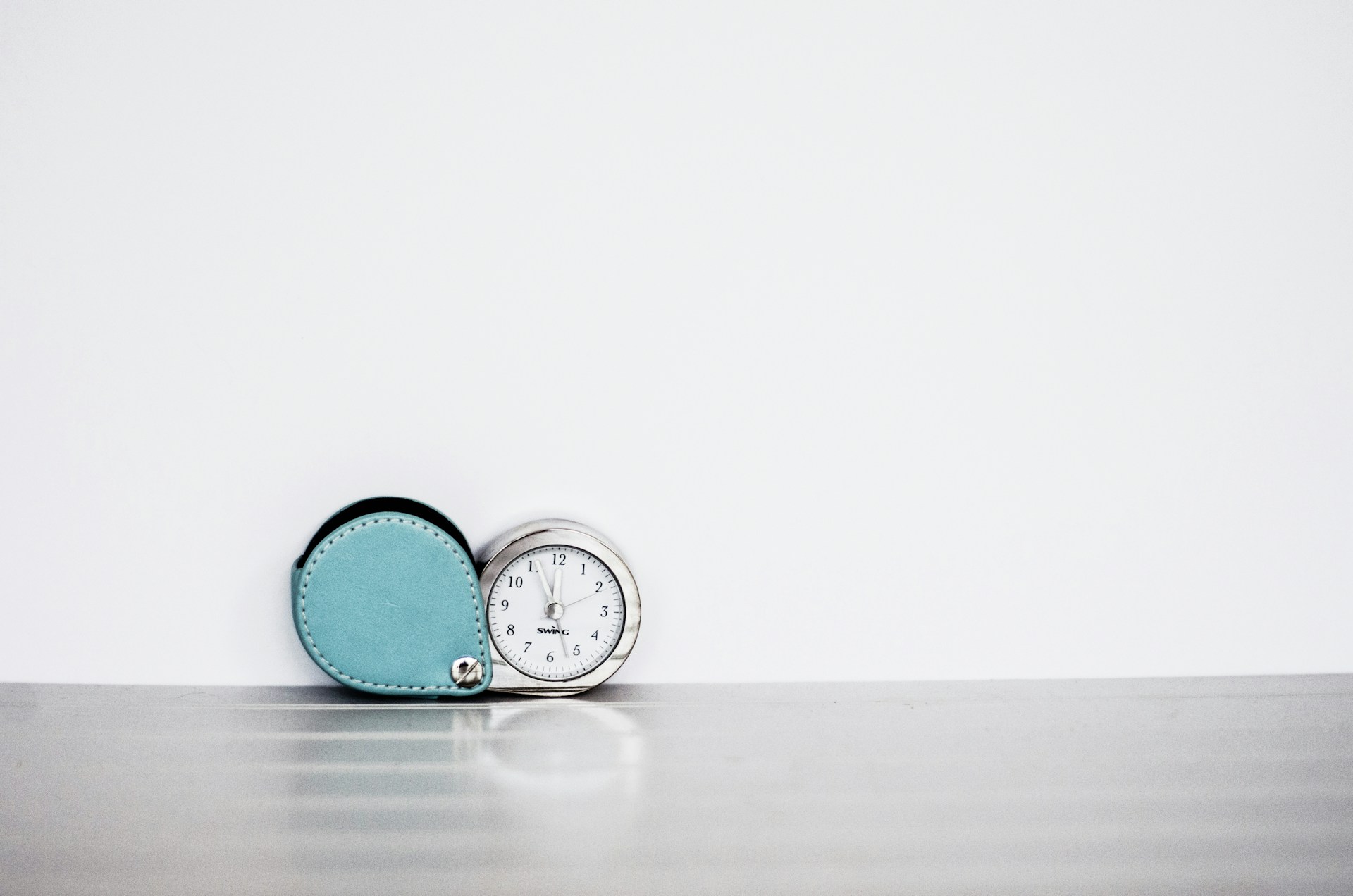gray and white table clock