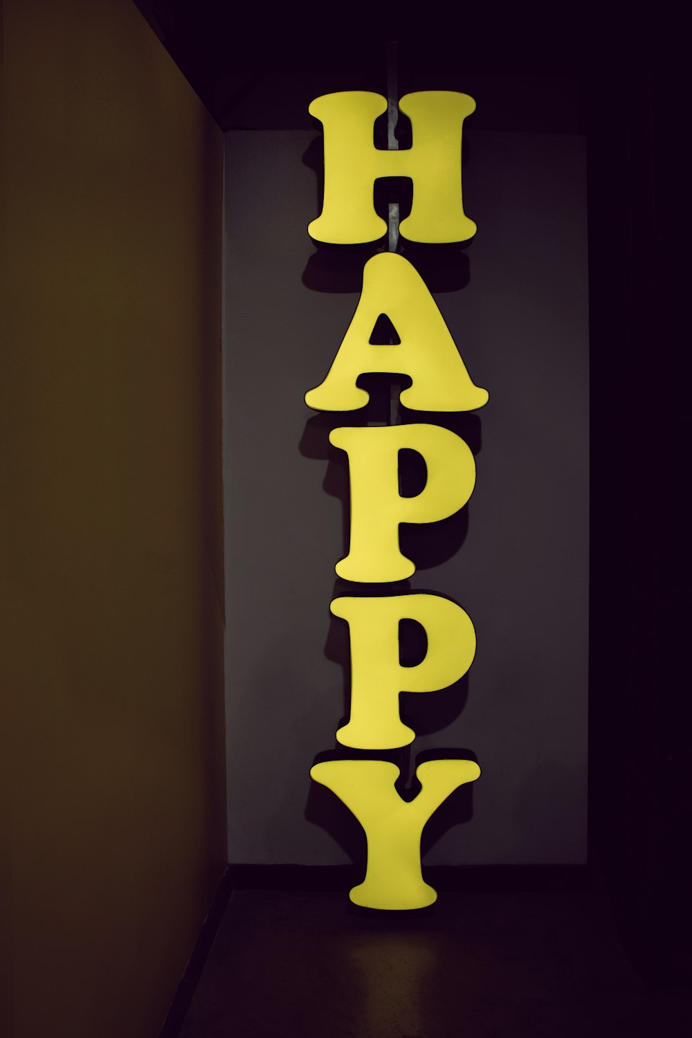 yellow happy text